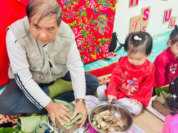 Hình ảnh TỔ CHỨC HOẠT ĐỘNG NUÔI DƯỠNG VÀ CHĂM SÓC, GIÁO DUC TRẺ